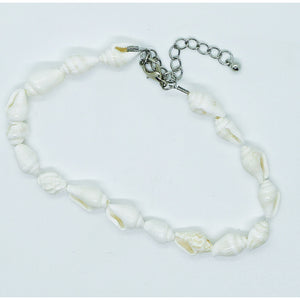 Bracelet avec perles d’escargot blanches en coquillages